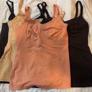 Set of 4 Knix nursing tanks